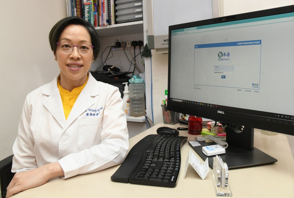 中医师黄韵婷正跟进约1,900名癌症病人情况。何健勇摄