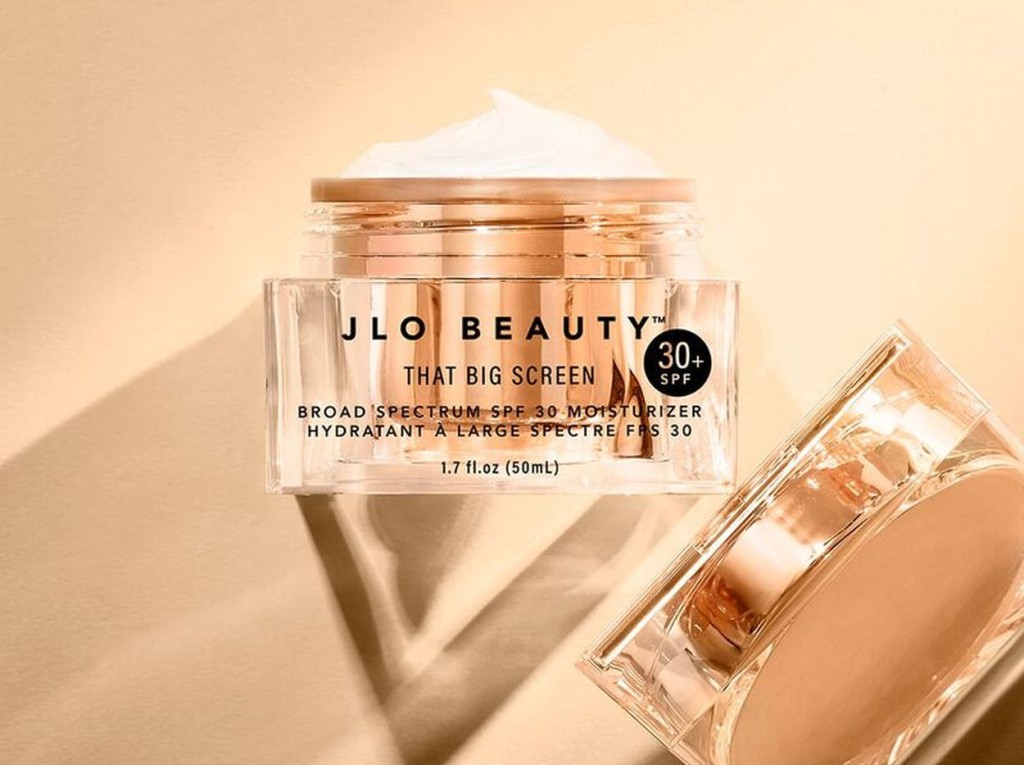 THAT BIG SCREEN™ SPF 30 MOISTURIZER,防曬是「蘿霸」非常重視的護膚步驟。(US$54)