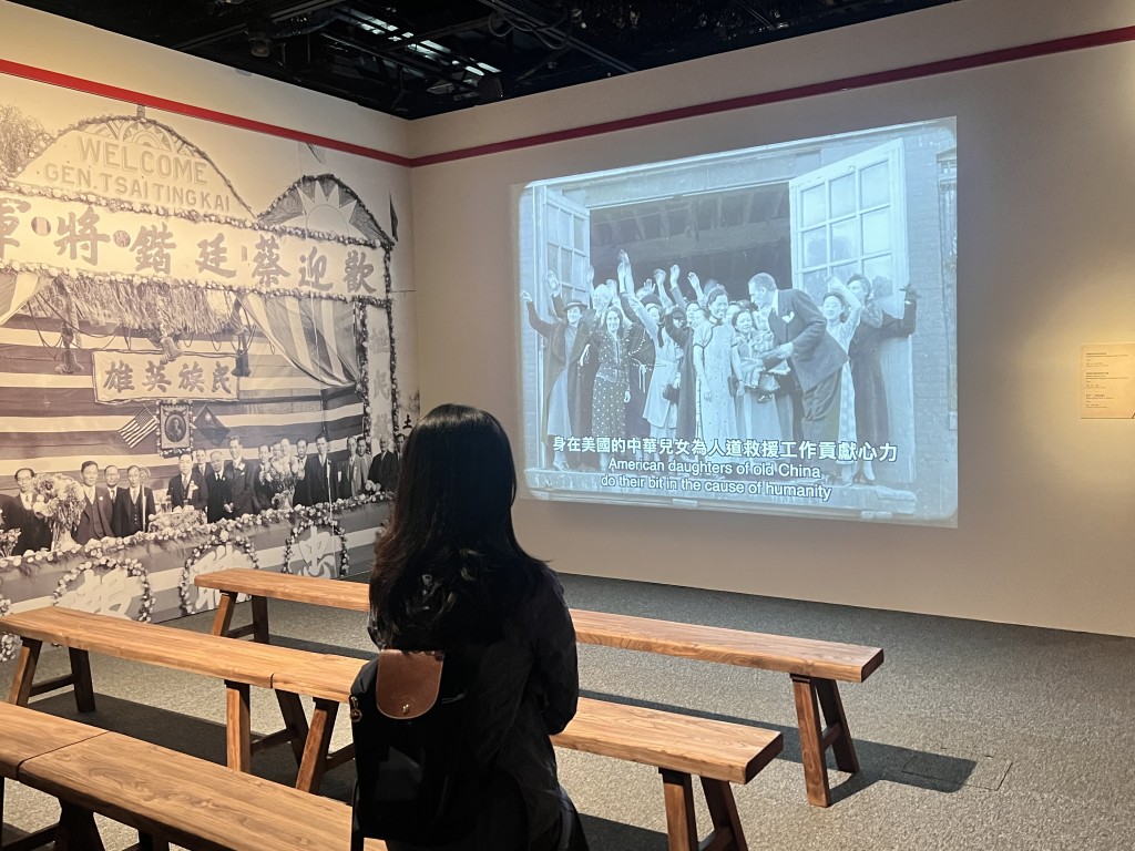 展覽輔以本館的藏品及搜集得來的歷史照片和錄像，全面闡述中國人民抗日戰爭的始末等。