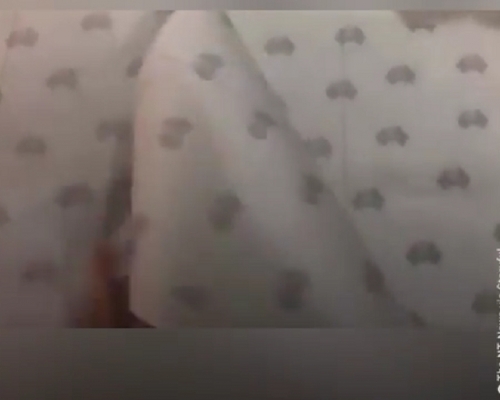 澳媒一間報社在報紙裡面加印8頁廁紙，回應澳洲廁紙荒。網圖