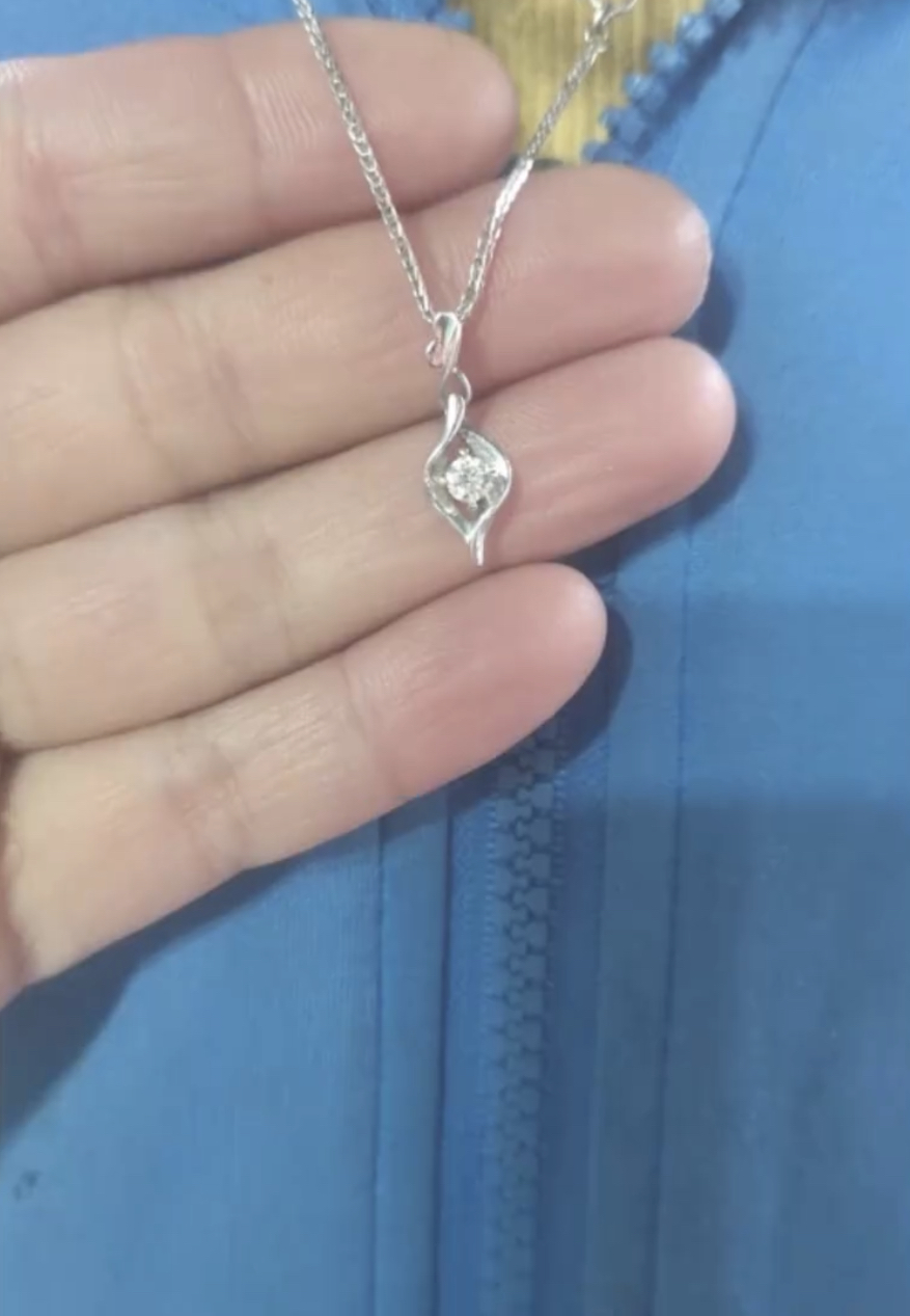 湖南 8岁女童情人节收到价值2万元的钻石项链