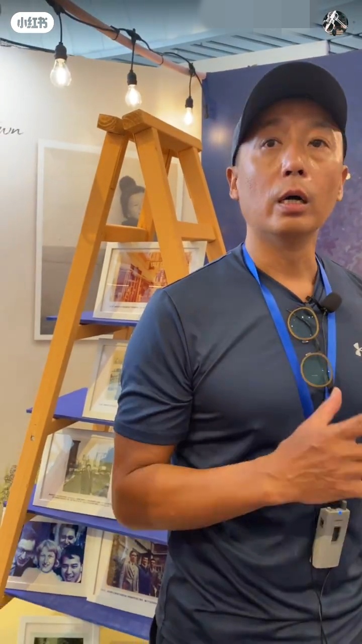 莫家堯細數King Sir的貢獻,可見他對戲劇藝術的熱愛從未減退。 莫家堯細數King Sir的貢獻,可見他對戲劇藝術的熱愛從未減退。