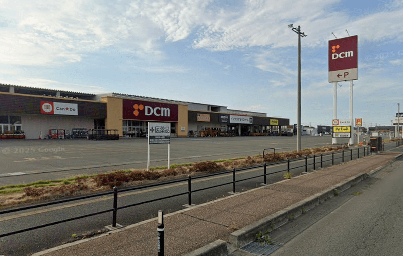 岩手县盛冈市家居特卖场「DCM盛南店」，在立体停车场有熊只出没。Google街景