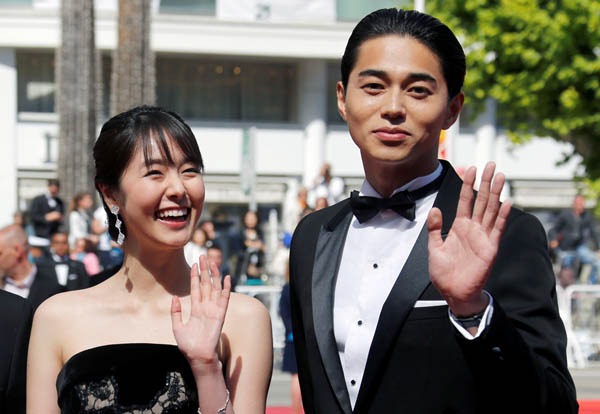 東出昌大與唐田英里佳發展不倫戀長達3年。