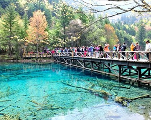 九寨沟景区9月27日恢复开园，拟8成半区域先开放。网图