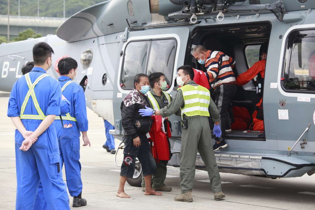 7名船员获救后被送回飞行服务队总部。飞行服务队提供