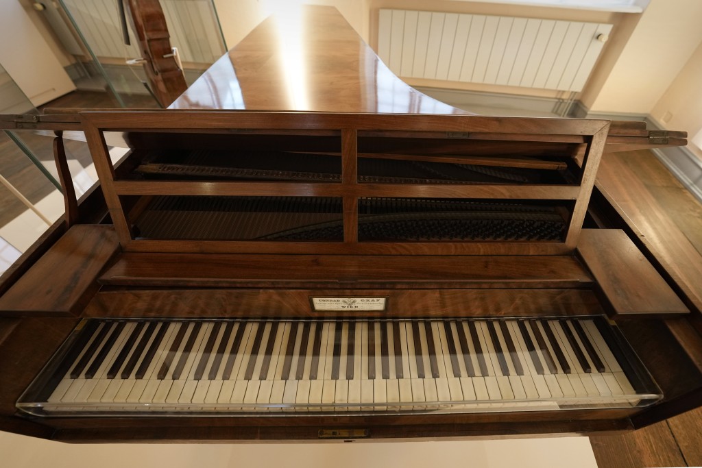 貝多芬故居內展示他生前使用的最後一座鋼琴。 美聯社