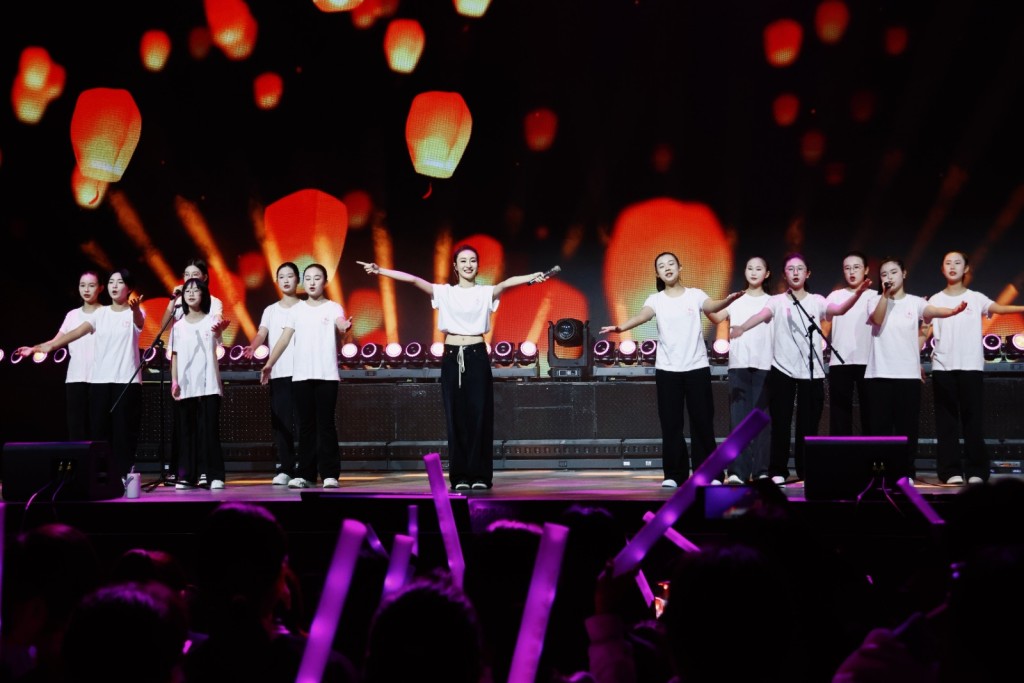 林夏薇繼廣州站後，昨晚於家鄉廈門舉行第二場「The Only」音樂見面會。