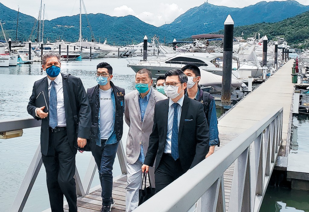壹傳媒創辦人黎智英與《蘋果》相關公司涉串謀勾結外國勢力案，昨續審訊。