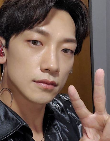 跟Rain真的有幾分似樣。