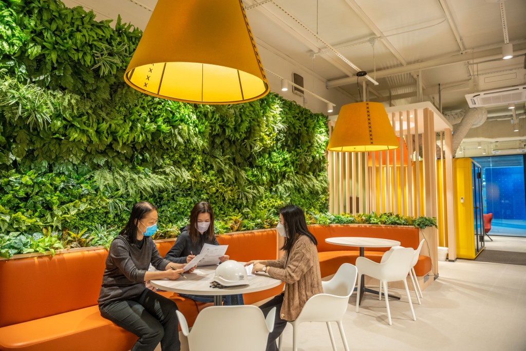 CPO打破传统地盘写字楼的刻板形象，提供绿化、灵活、舒适的办公空间。