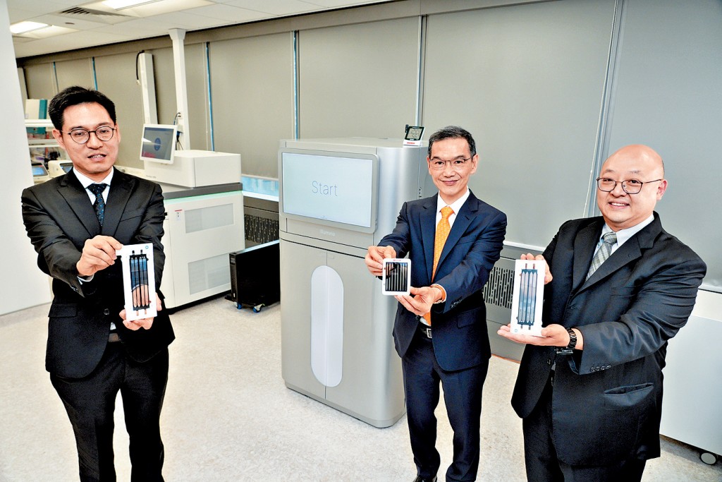 香港基因組計劃目標在明年內蒐集4至5萬人數據，未來更擬擴大至50萬人。左起：于浩聰、羅思偉、鐘侃言。