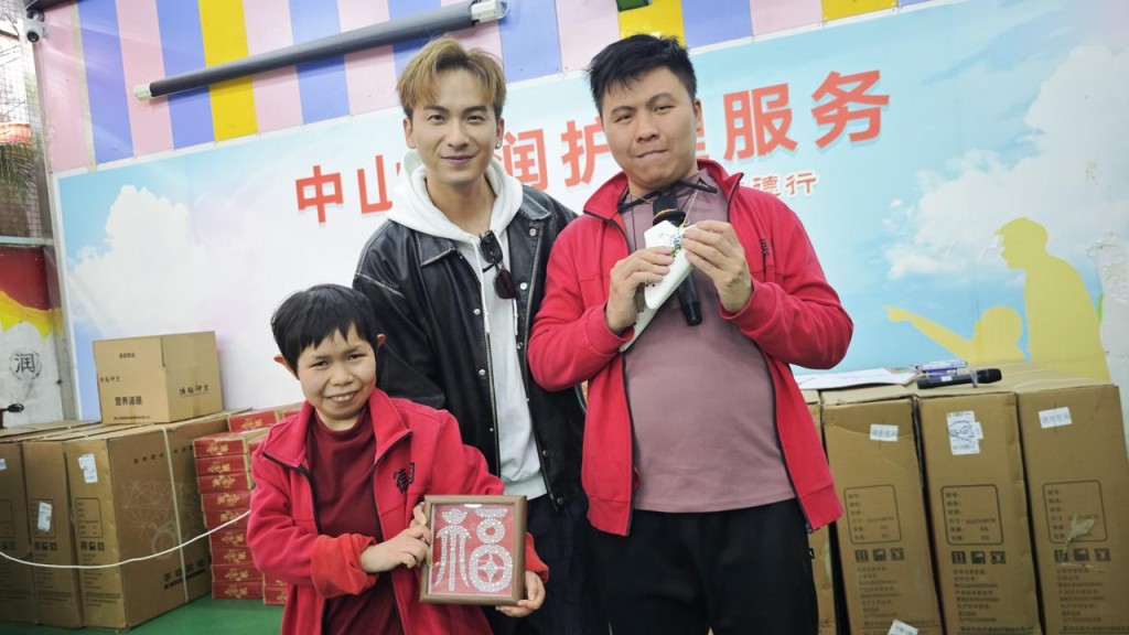 周吉佩與患有自閉症的「陶笛王子」梁子健(右)攜手合作。 周吉佩與患有自閉症的「陶笛王子」梁子健(右)攜手合作。