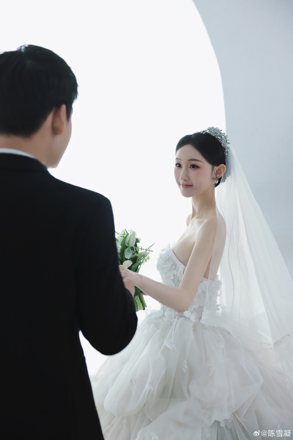 陳雪凝與富二代李瑞濱,於1月17日在山西舉行婚禮。微博 陳雪凝與富二代李瑞濱,於1月17日在山西舉行婚禮。微博
