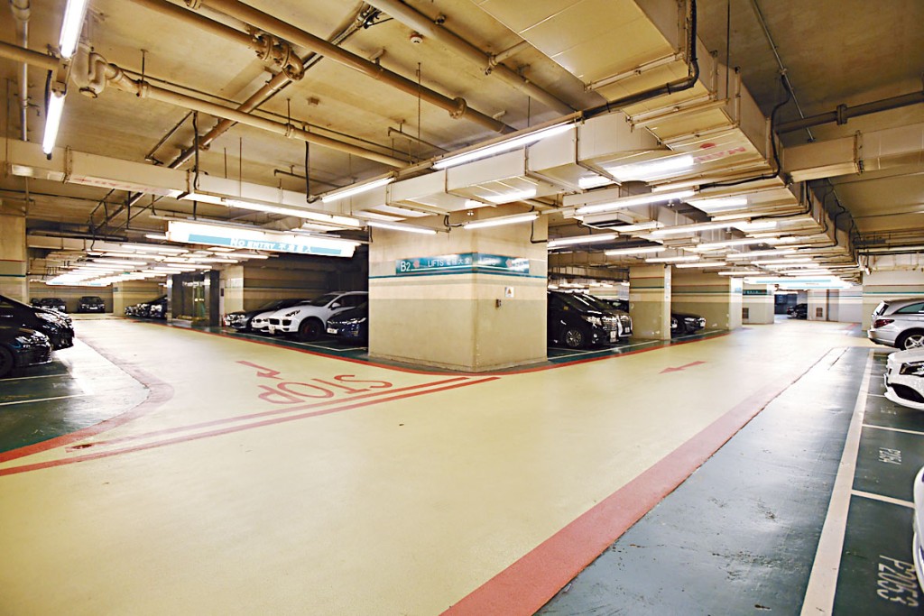 中環中心連錄2宗車位成交。