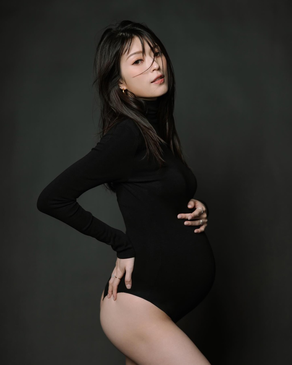 懷孕36周的連詩雅又晒孕照！