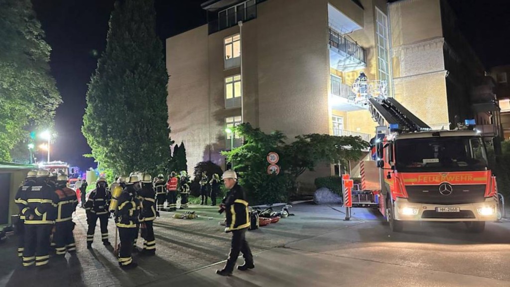 德國漢堡有醫院發生嚴重火災,已導致3名病人死亡,2人危殆16人重傷。美聯社 德國漢堡有醫院發生嚴重火災,已導致3名病人死亡,2人危殆16人重傷。美聯社