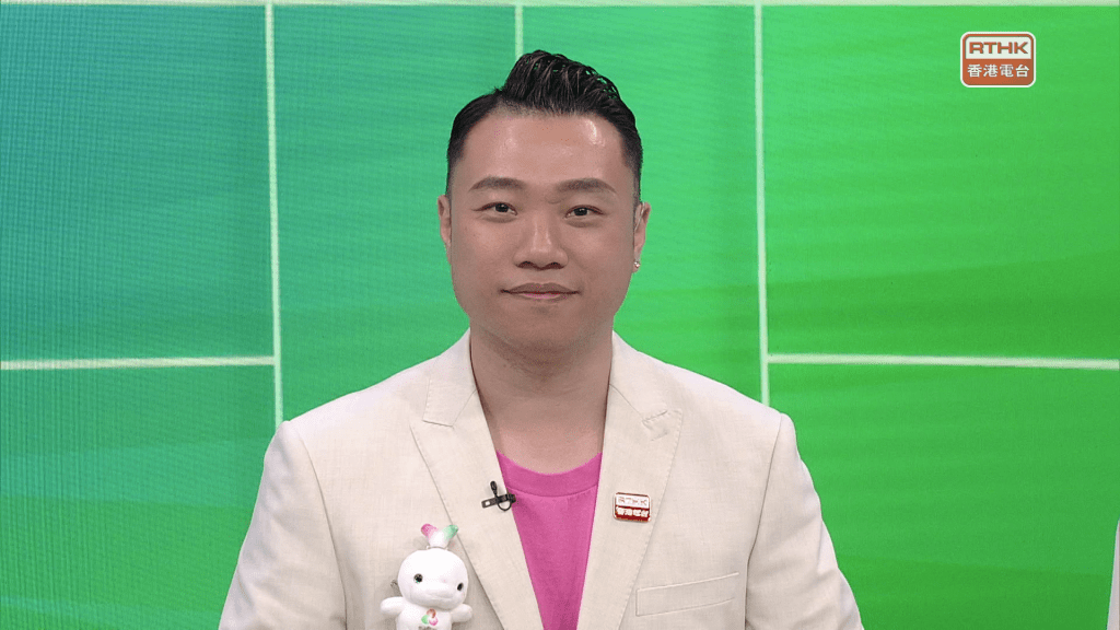 陳浩源自退役後,首次以節目主持身份參與大型綜合運動會。 陳浩源自退役後,首次以節目主持身份參與大型綜合運動會。