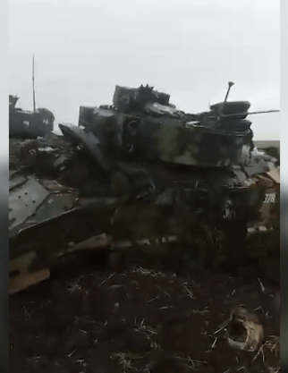 俄国防部表示，这段影片是在扎波罗热前线地区拍摄的。