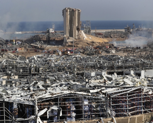 貝魯特大爆炸後，不少建築物變成瓦礫。 AP圖