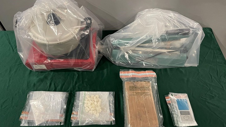 海關破獲兩宗毒品案件。海關提供