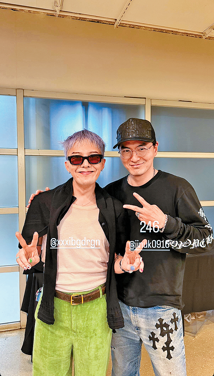李鎮旭去台北撐GD,並與對方搭膊頭合照。