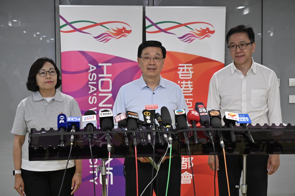 行政長官李家超將於下月16日到立法會公布香港首個五年規劃及2026年施政報告。蘇正謙攝 行政長官李家超將於下月16日到立法會公布香港首個五年規劃及2026年施政報告。蘇正謙攝
