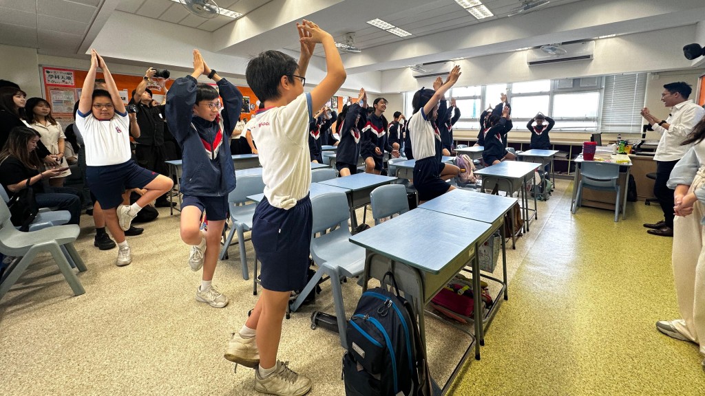 《施政報告》附篇提及「完善教師註冊機制」，研究修訂《教育條例》，引入執業證書和定期更新要求。資料圖片
