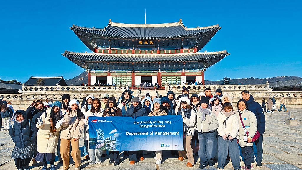 學系定期舉辦交流活動,促進學生與來自不同背景的同儕互動,拓展跨文化人脈與全球視野。 學系定期舉辦交流活動,促進學生與來自不同背景的同儕互動,拓展跨文化人脈與全球視野。