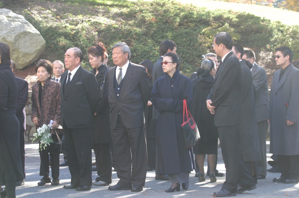 不少亲友出席宋美龄的葬礼，包括孙媳蒋方智怡（前排中）。