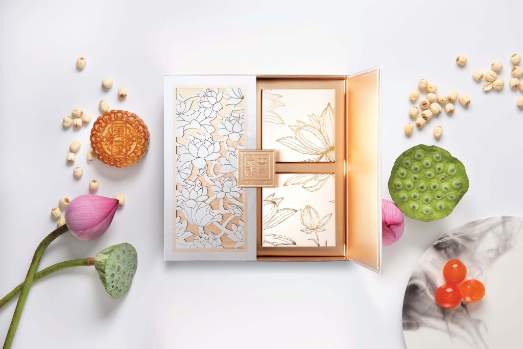 万豪金殿双黄姜汁白莲蓉月饼