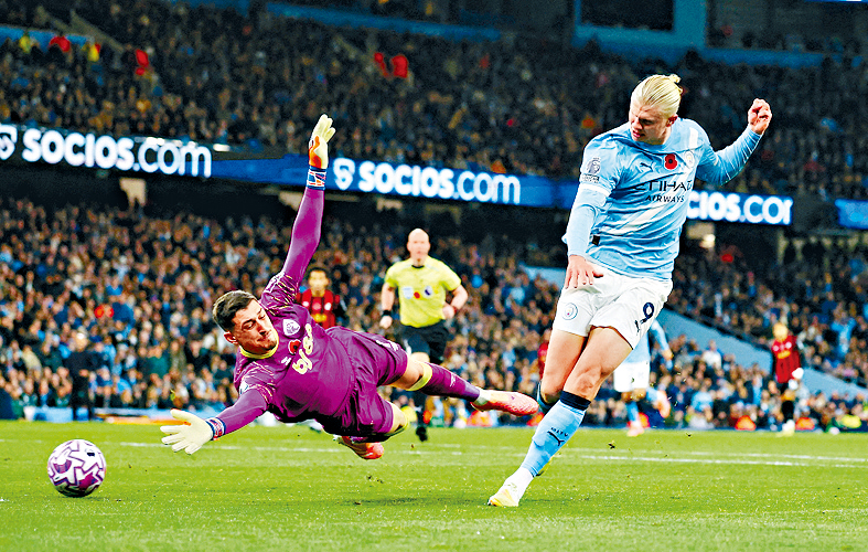 夏蘭特（右）梅開二度。