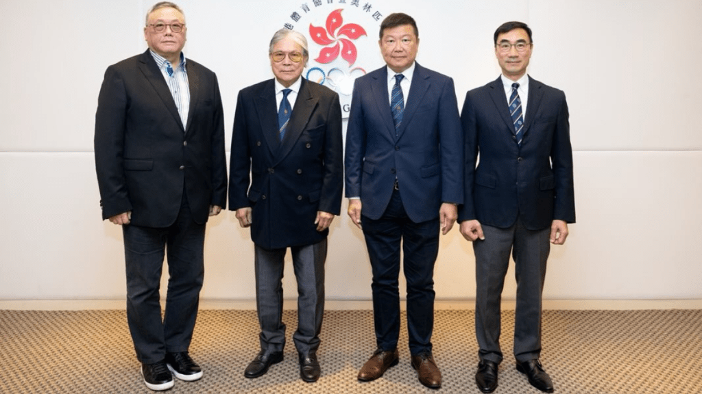 左起：中國香港劍擊總會主席楊穎新、港協暨奧委會會長霍震霆、港協暨奧委會義務秘書長楊祖賜、中國香港馬術總會主席利子厚。港協fb