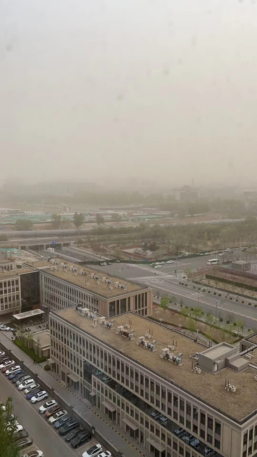 北京沙尘暴严重。 网图