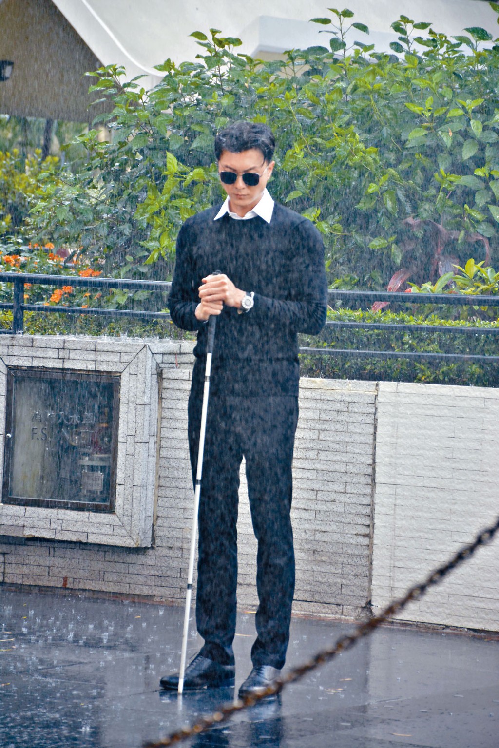 王浩信為了一場戲不惜淋雨兩小時,夠晒專業。