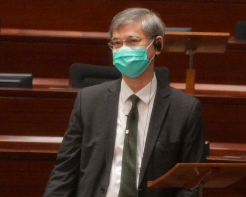 羅致光指，當局正設計有關建造業散工補貼資助計劃。 
