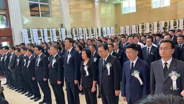 曾憲梓告別儀式梅州舉行。