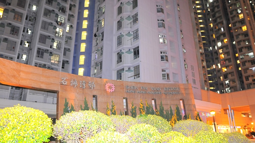 15個月大男嬰昏迷石排灣邨屋內，其後送院不治。