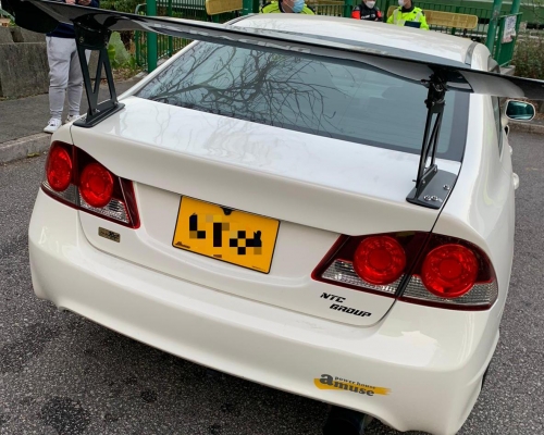 部分違例車輛。警方圖片