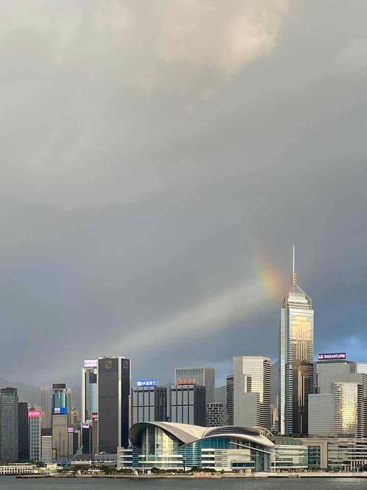 昨日傍晚6時許在尖消嘴海港城觀景台拍得。「社區天氣觀測計劃 CWOS」fb網民Mark Tang圖片