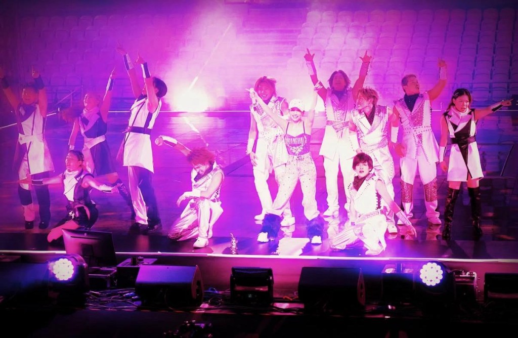 步姐與舞蹈員在無觀眾情況下,由第一首唱到encore。 步姐與舞蹈員在無觀眾情況下,由第一首唱到encore。