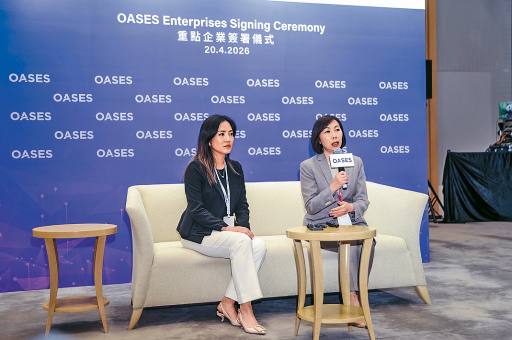 輝瑞香港及澳門區總經理馮碧霞（右）。