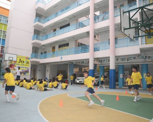 保良局林文燦英文小學校舍位於土瓜灣上鄉道24號及農圃道2號。
