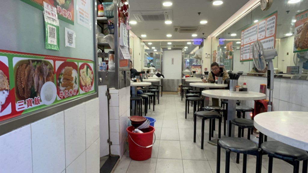 肇事牛杂店今早如常开舖。杨伟亨摄