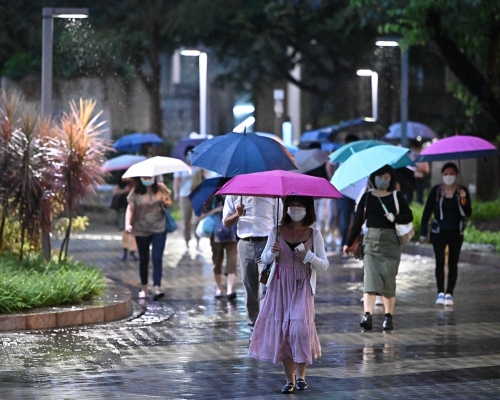 天文台預測，周四、周五有狂風雷暴。