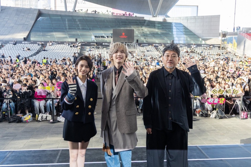 道枝駿佑、安齊星來及導演竹村謙太郎日前在釜山影展宣傳《皎潔深宵之月》。 道枝駿佑、安齊星來及導演竹村謙太郎日前在釜山影展宣傳《皎潔深宵之月》。
