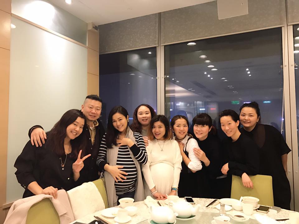 謝安琪早前挺巨肚慶40歲生日。