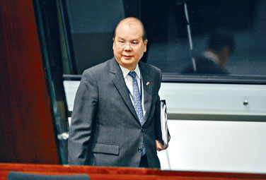 ■张建宗重申，政府会以谦卑态度聆听不同意见。