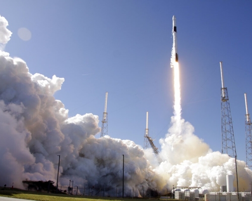 SpaceX昨在佛羅里達州卡納維拉爾角成功發射「獵鷹9號」火箭。AP