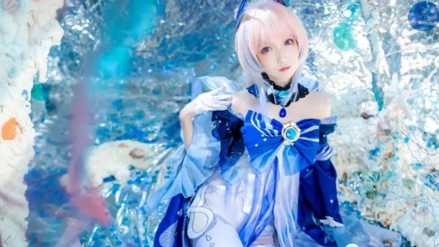 内地Cosplay网红「依川川」，因病离世。 微博图